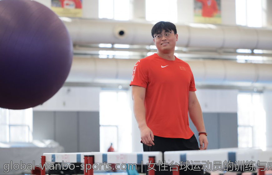 女性台球运动员的训练与成长故事